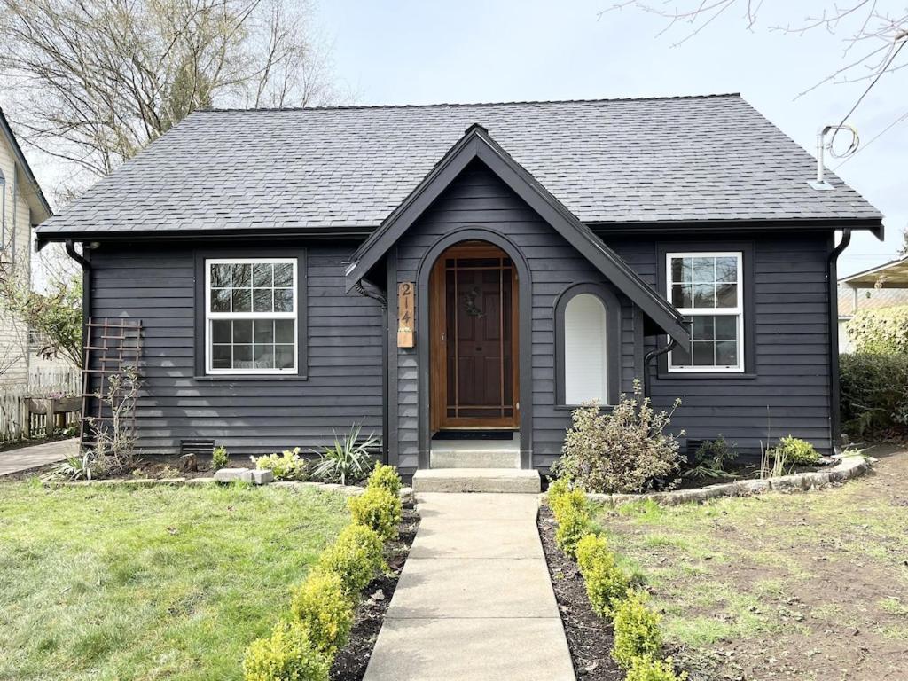 Modern 2 Bedroom Farmhouse Cottage With Hot Tub In Snohomish Exterior foto